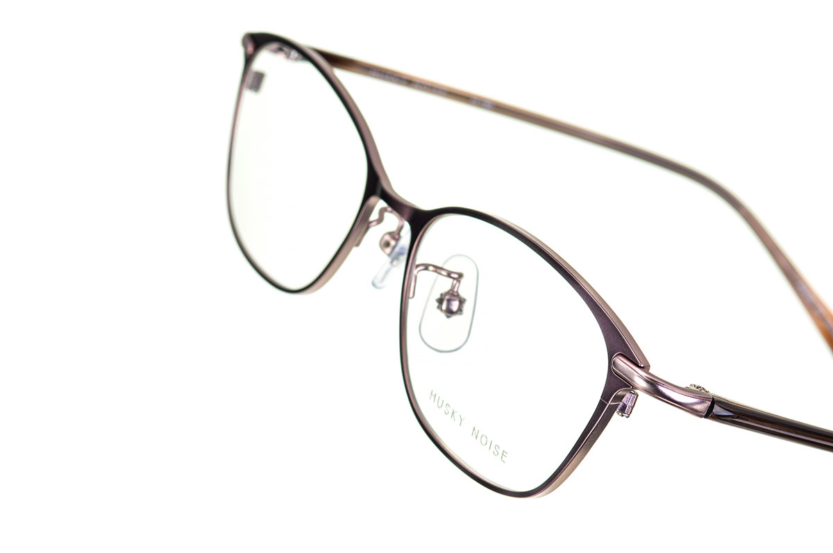 「スクエア型メガネ」スマートで知的、長方形メガネの特徴と似合う顔型を解説 | 飯田市メガネ・補聴器｜一真堂 [ISSHINDO]