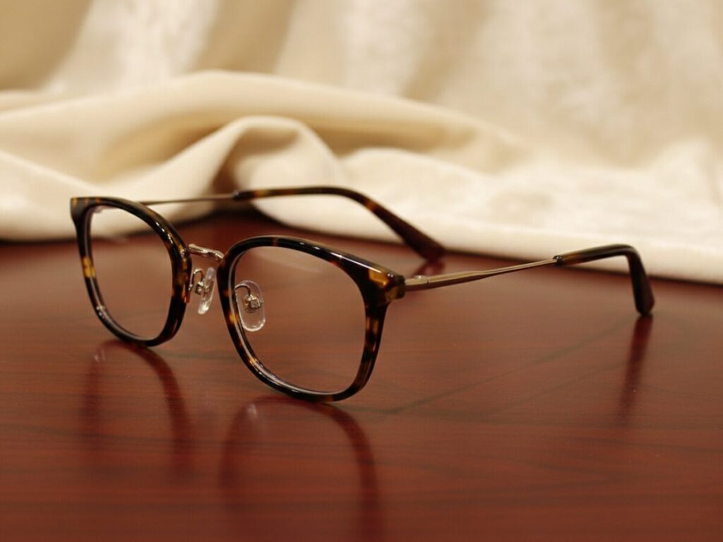 べっ甲メガネフレーム