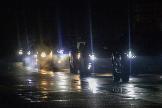 夜間運転見えにくい