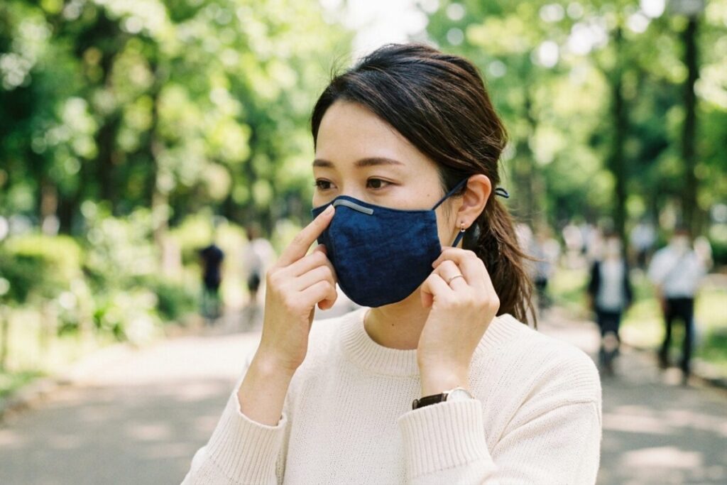 マスクのフィット感を調整する