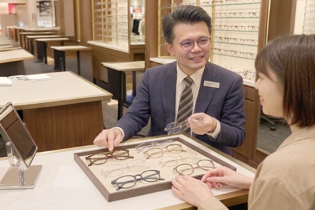 眼鏡作製技能士