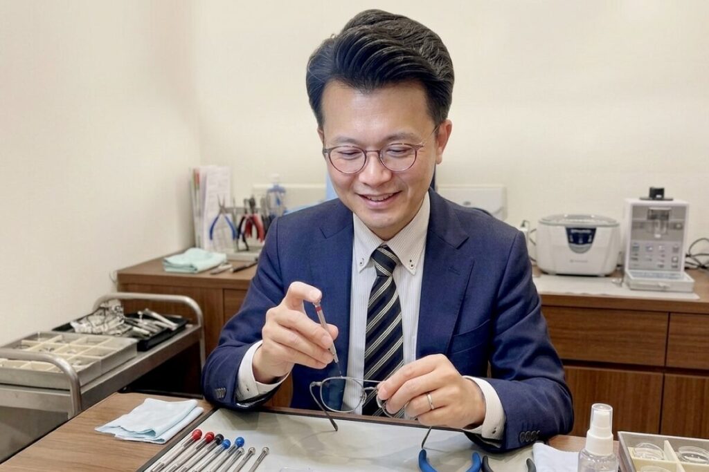 眼鏡作製技能士